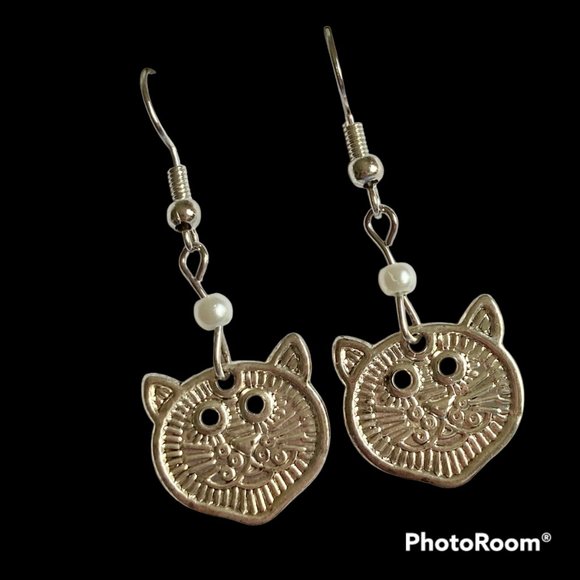 Pearl Kitty Cat Earrings Vintage Charms Lion Tiger Silver Plated Rescue Mom Gift - Picture 4 of 12